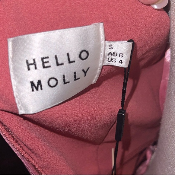 Hello Molly mini ruffled slightly off shoulder dress. NWT. Size 4🩷 - Picture 7 of 10